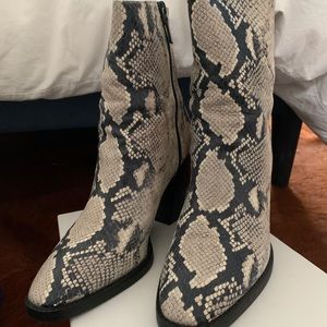 Stuart Weitzman Wynter Boots